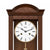 Wanduhr-Zifferblatt mit römischen Zahlen, schwarzen Zeigern und Messingring