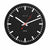 Wanduhr: schwarzes Zifferblatt, rote Zeiger, weiße Strichmarken, runder schwarzer Rahmen.