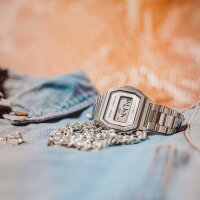 Montre femme - Série: Casio Vintage - Casio modèle: A1000D-7EF