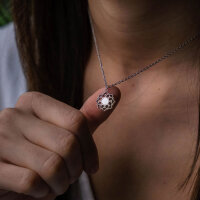 Composition collier avec pendentif en nacre blanche - Holzkern modèle: Jewelry