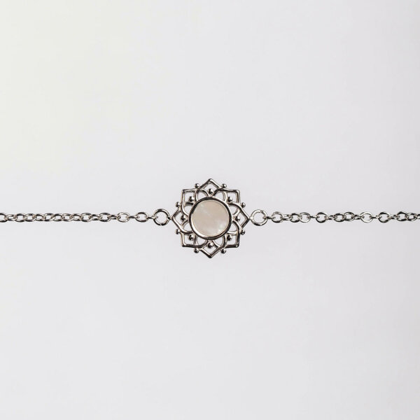 Composition bracelet avec pendentif en nacre blanche - Holzkern modèle: Jewelry