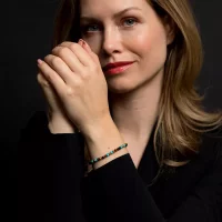 Bracelet en pierres précieuses de différentes couleurs avec fermoir en acier inoxydable - Modèle Rebel&Rose: RR-40063-G-M