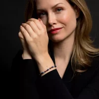 Bracelet en pierres précieuses violettes,...