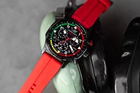 Montre homme noire avec bracelet en silicone rouge - Modèle Vostok Europe VK68-592C775.